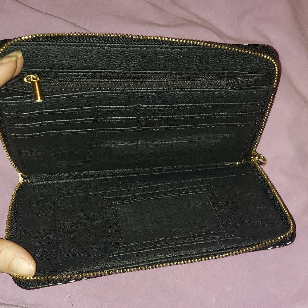 Betsey Johnson Black Wallet with White/Bone Skull Print and Gold Accents - Picture 4 of 7